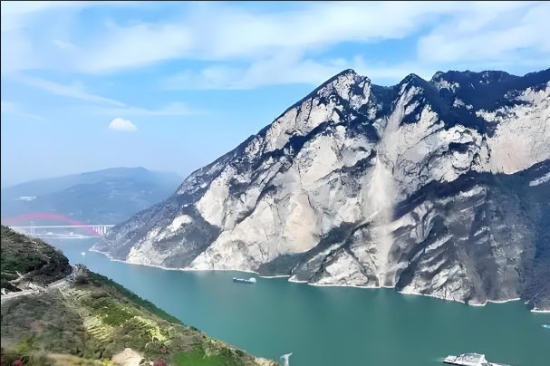 喜看大江三叠浪