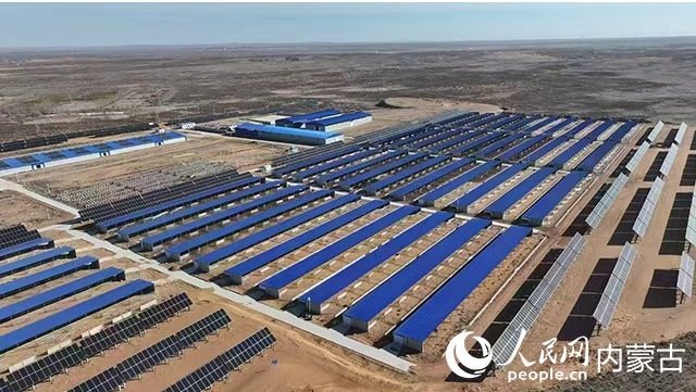 锡尼镇阿拉腾图布希嘎查实施“牧光互补.png 锡尼镇阿拉腾图布希嘎查实施“牧光互补.png