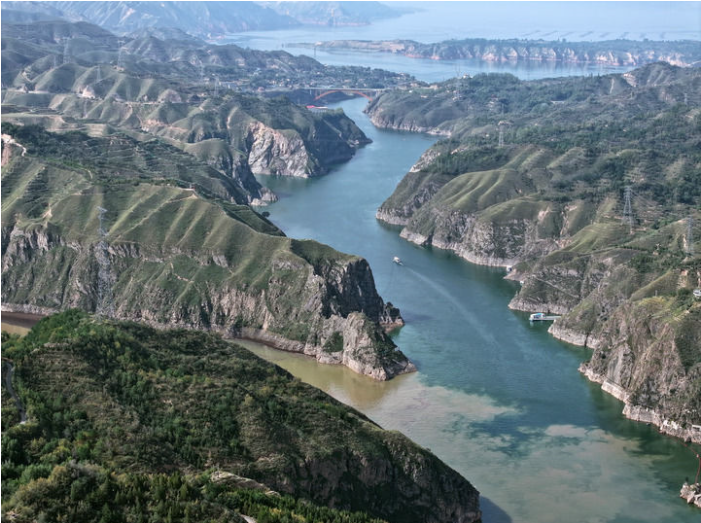 甘肃省临夏回族自治州永靖县境内的刘家峡库区.png