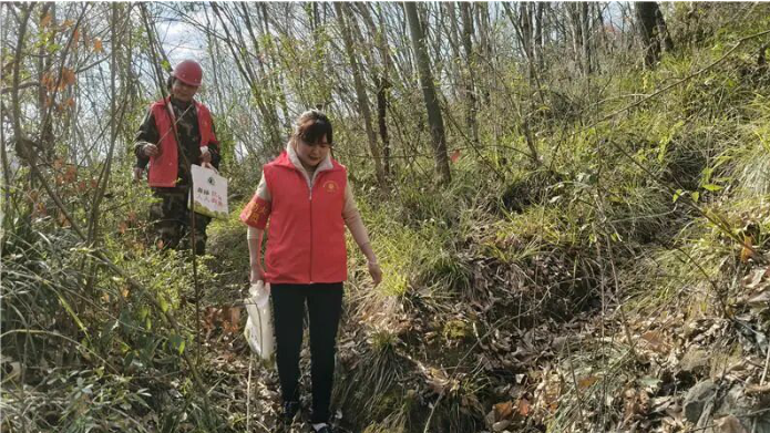 3月5日,在旬阳市铜钱关镇赤岩社区,护.png 3月5日,在旬阳市铜钱关镇赤岩社区,护.png