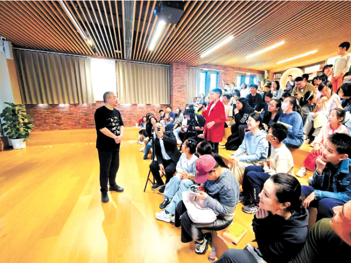 “阅自然 见万物”首场讲座现场，.png